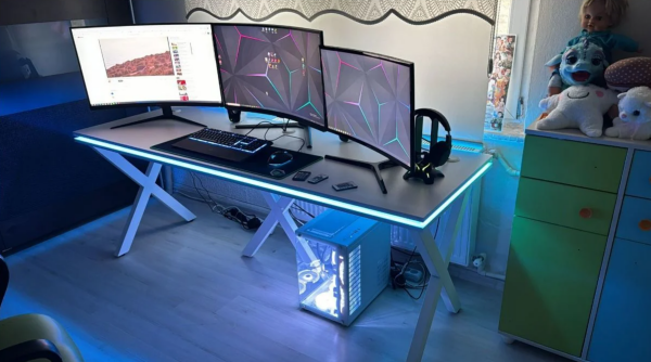 RGB Işıklı Beyaz Mdf Masa 180x70cm Sallanmaz 3 Metal Ayaklı - Pratik Kurulum Her İle Ambar İle Sorunsuz Kargo