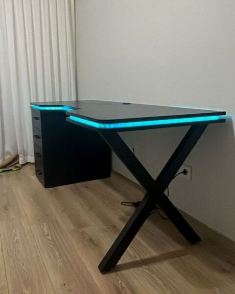 LED Işıklı Siyah Çekmeceli Mdf Masa 180x80cm Sallanmaz - Her İle Ambar İle Sorunsuz Kargo