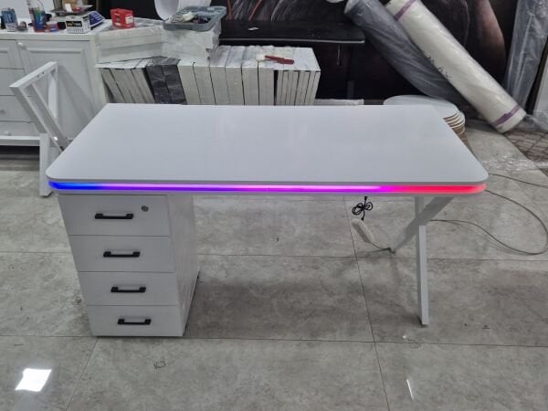 Işıklı Beyaz Çekmeceli Mdf Masa 160x80cm Sallanmaz - Her İle Ambar İle Sorunsuz Kargo