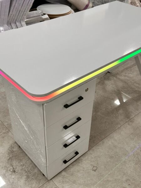 Işıklı Beyaz Çekmeceli Mdf Masa 180x80cm Sallanmaz - Her İle Ambar İle Sorunsuz Kargo