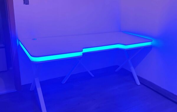 RGB Işıklı Mdf Masa 120x60cm Sallanmaz 2 Metal Ayaklı - Pratik Kurulum Her İle Ambar İle Sorunsuz Kargo