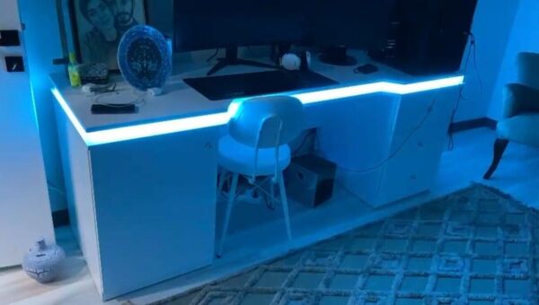 XMAX Zyra Dolaplı ve Çekmeceli 200x80cm Işıklı Beyaz MDF Çalışma Yada Oyun Masası - SALLANMAZ