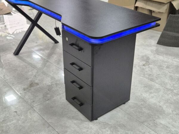 XMAX Zyra 180x80cm Işıklı Çekmeceli Siyah MDF Çalışma Yada Oyun Masası