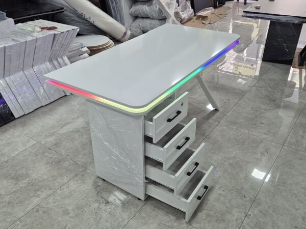 XMAX Zyra 180x80cm Beyaz Işıklı MDF Çalışma Yada Oyun Masası